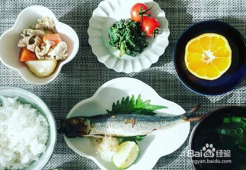 在饮食方面老年人需要注意哪些方面？