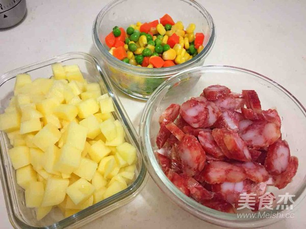 腊肠焖饭~的做法