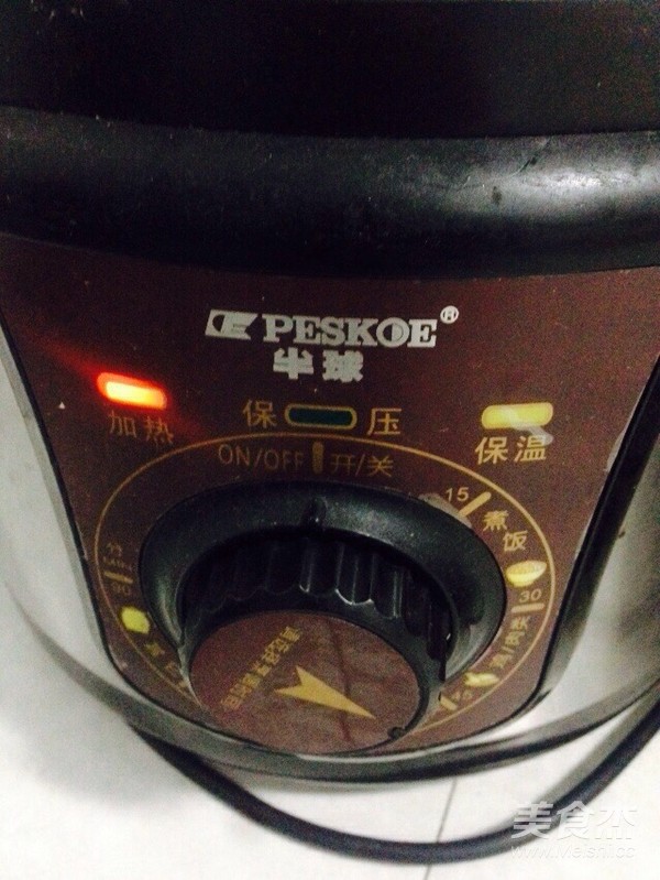 火龙果莲子红枣银耳汤