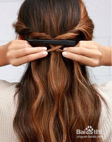 鱼骨辫公主半盘发