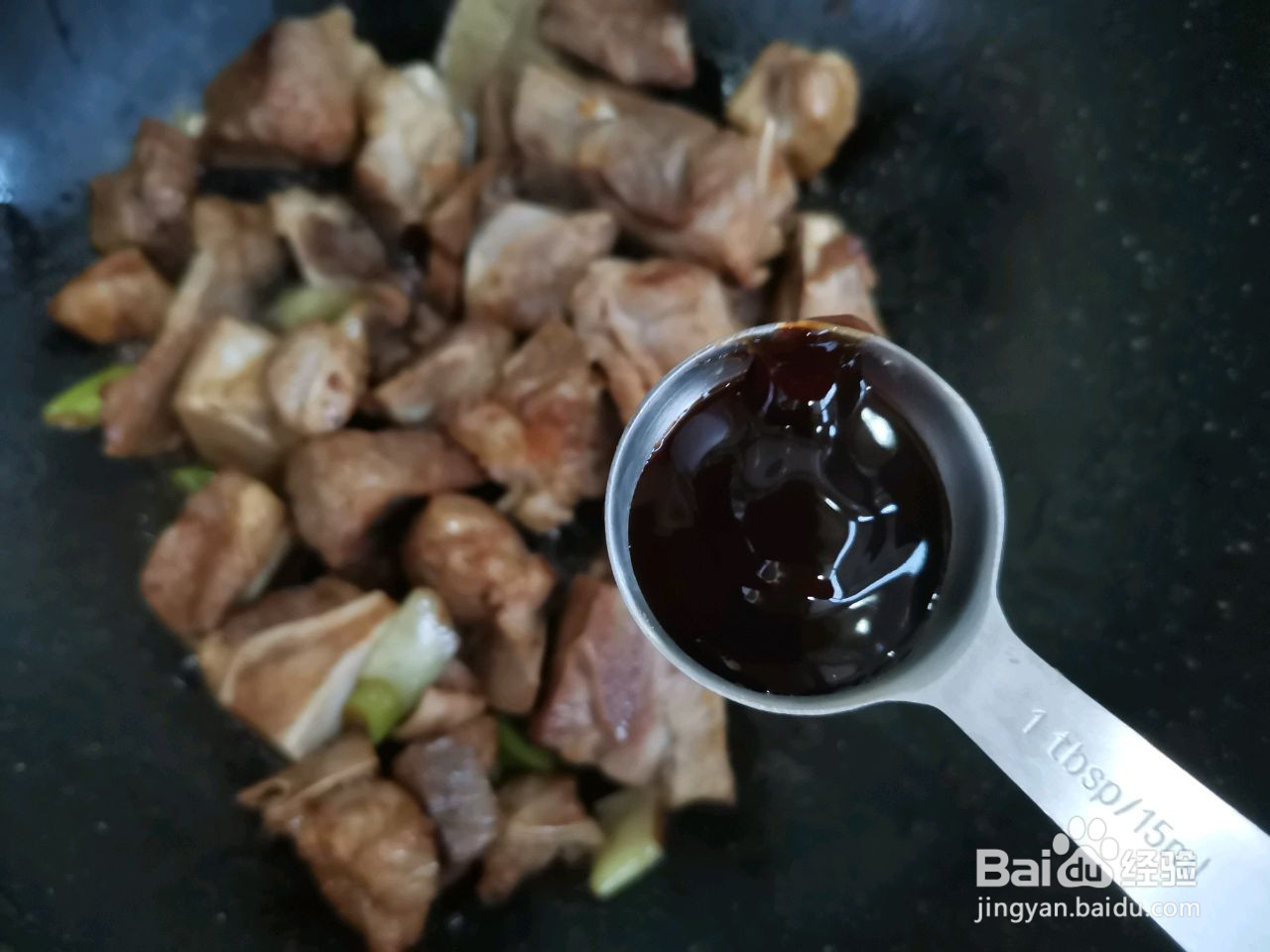 骨头炖酸菜的做法