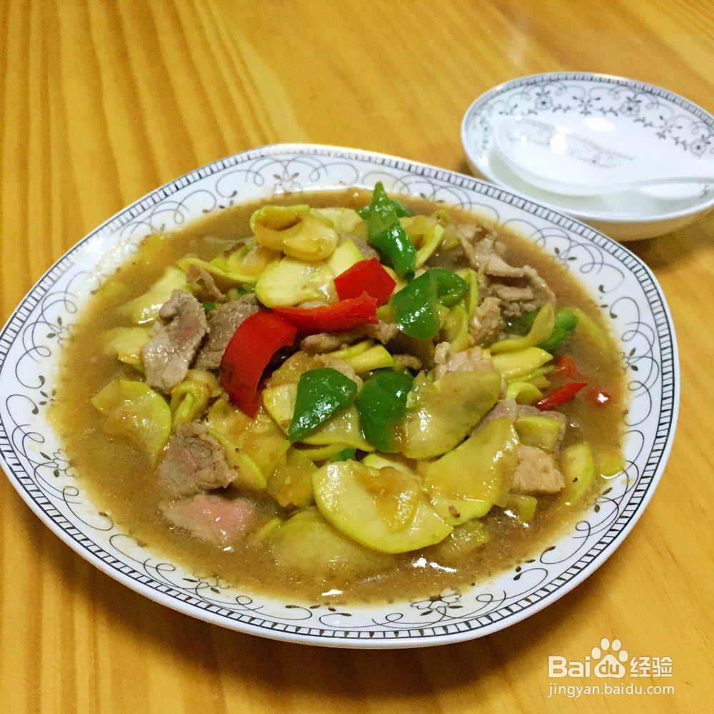 #过年#年夜饭——西葫芦炒肉片的做法