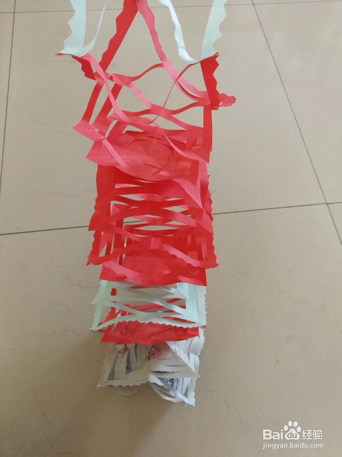 漂亮的彩纸拉花