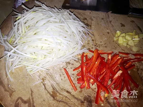 红椒萝卜丝的做法