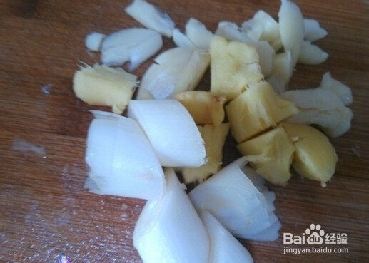 红烧啤酒土豆排骨煲