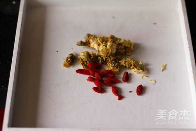 菊花枸杞茶的做法