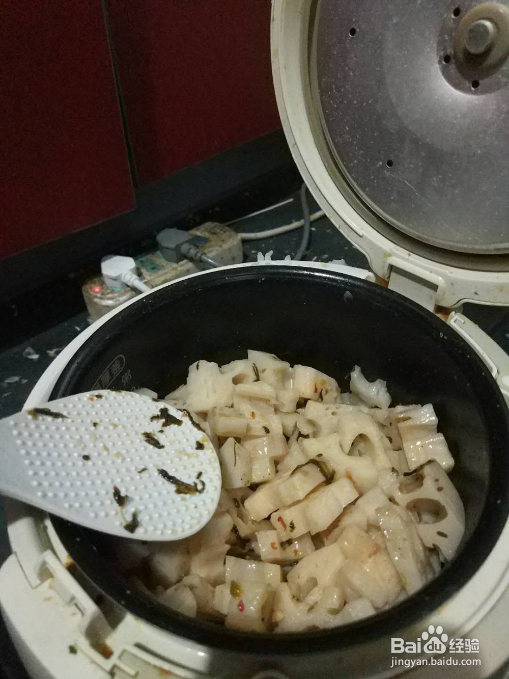 怎么用电饭锅炒菜？酸辣藕丁！