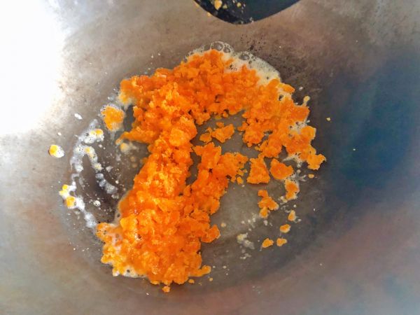 咸蛋黄南瓜虾仁意面