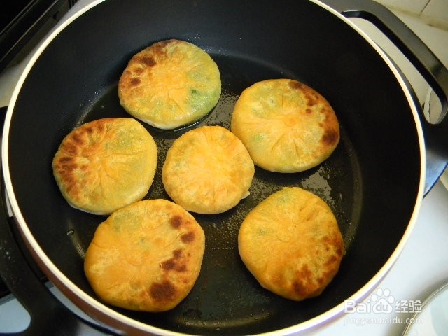 营养主食——胡萝卜韭菜鸡蛋馅饼