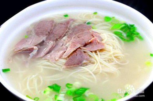 如何做出美味的清汤羊肉面?