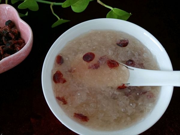 蔓越莓银耳西米羹