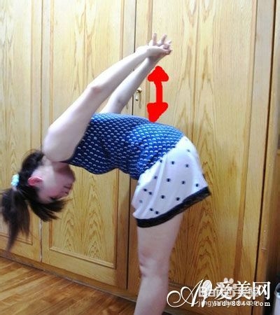 6招轻松瘦手臂 拉紧线条 告别掰掰袖
