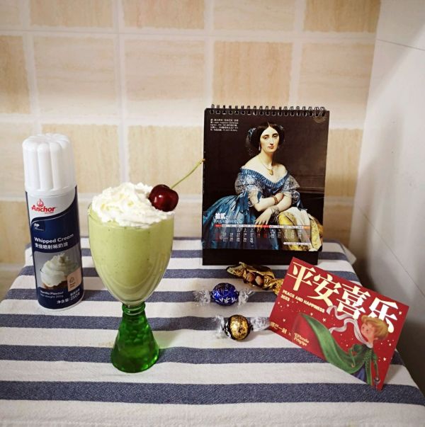 鳄梨香蕉奶油奶昔