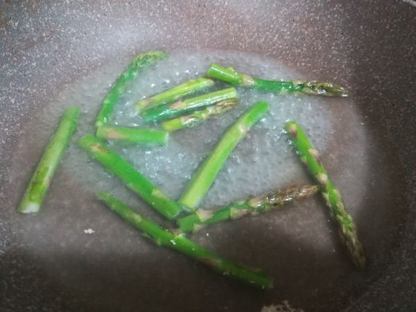 香煎培根芦笋卷