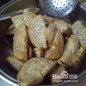 食补佳品荔浦芋头扣肉的做法