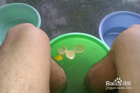 家庭如何治脚气，1支牙膏搞定！