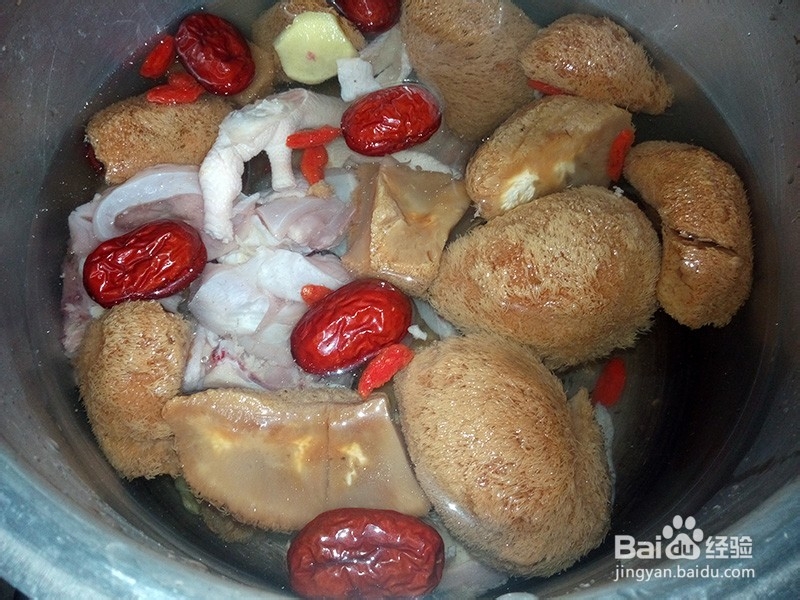 养胃靓汤：猴头菇煲鸡汤