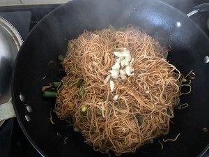 超级好吃的豆角肉丝焖面