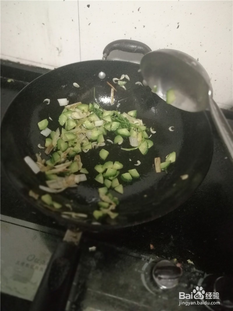 黄瓜丁炒哈喇肉