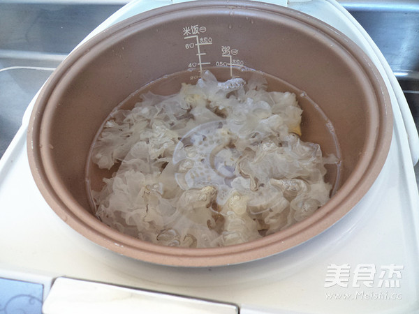 紫薯红枣银耳羹