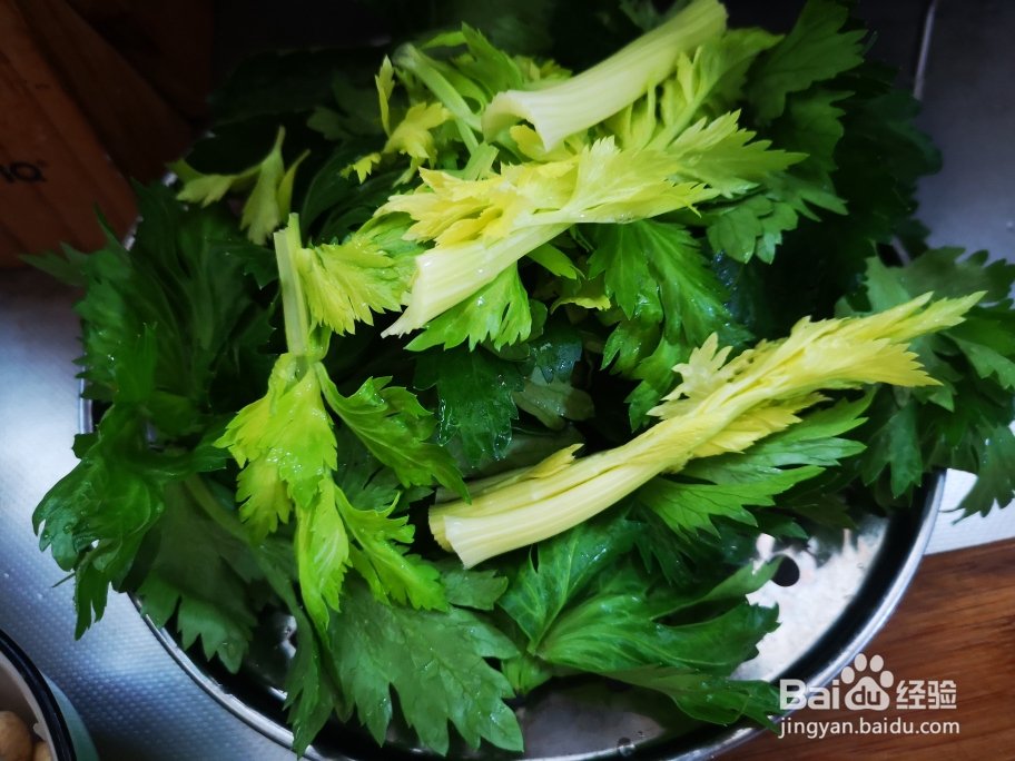 爽脆可口的鸡杂粉条煲