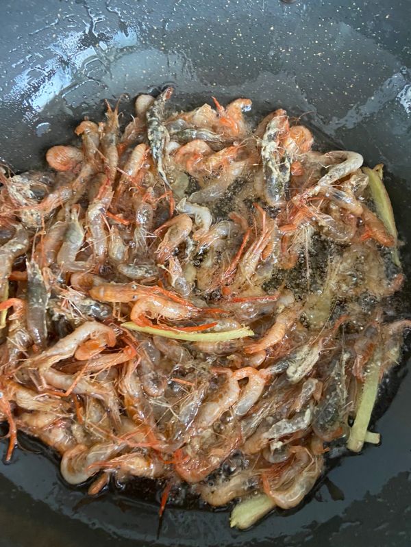 春季补钙油爆小河虾