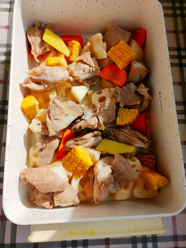 一碗莲藕排骨汤