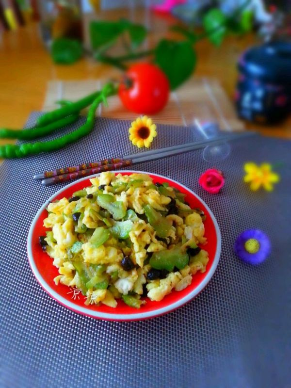 豆豉苦瓜炒鸡蛋