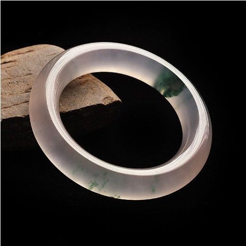 教你如何估算缅甸翡翠手镯价格