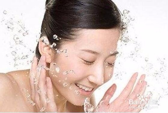 油性皮肤怎么改善/清洁脸部注意事项