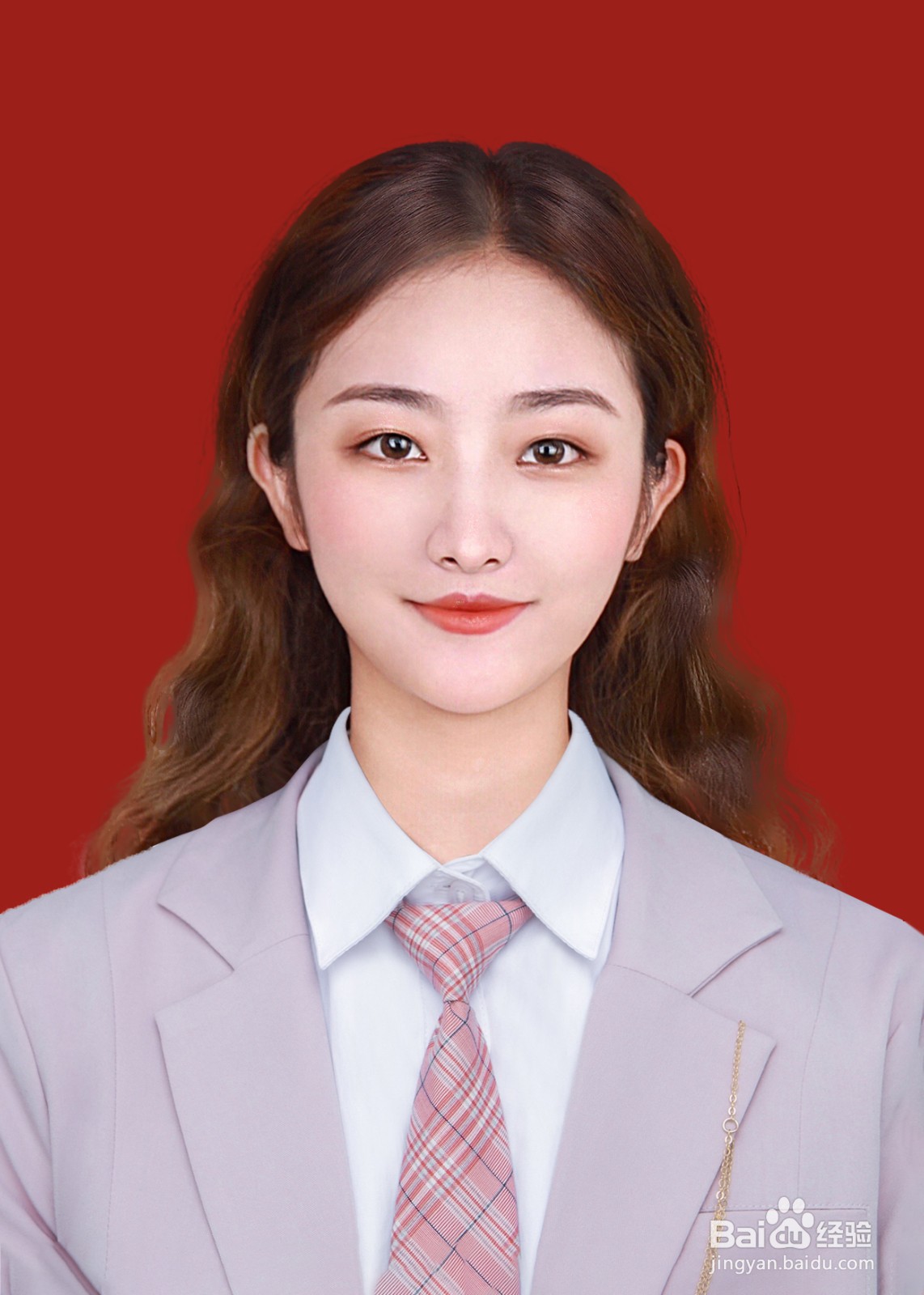 手机拍红色背景证件照穿什么衣服好看