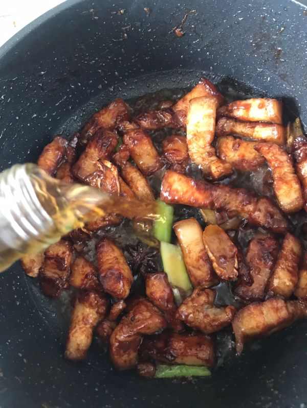 无水无油秘制卤肉饭