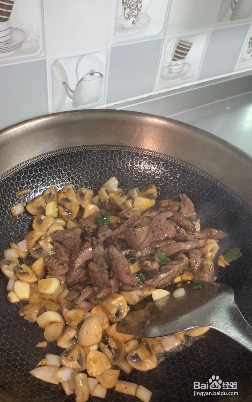 黑椒口蘑牛肉条的做法