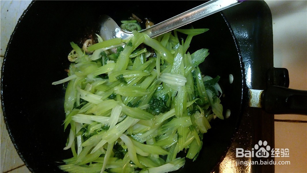 #美食#炒芹菜的做法