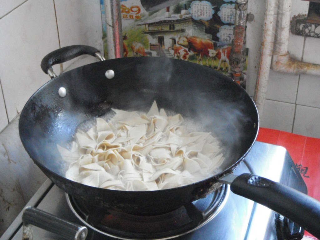 白菜炒豆皮的做法，妈妈们快收！