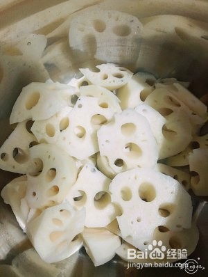 食补佳品莲藕排骨汤的做法