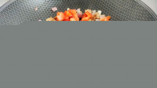 葱葱茄酱热拌面