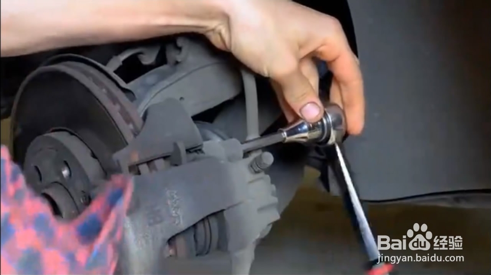 如何更换刹车片,定期保养更安全