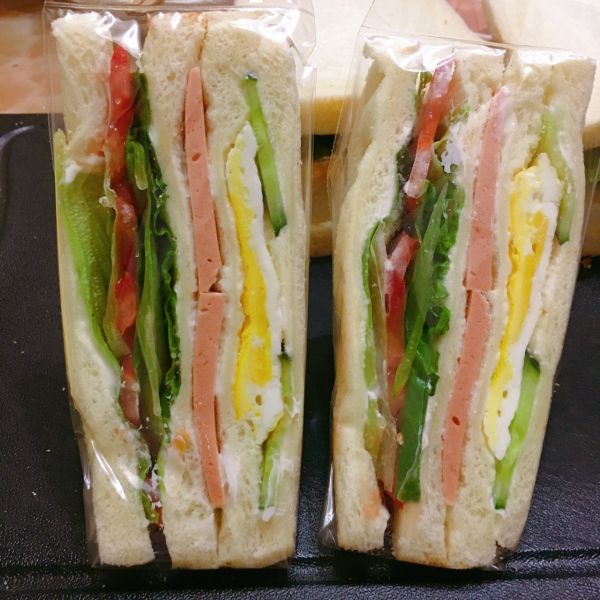 鸡蛋火腿三明治