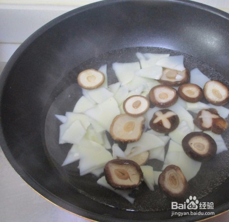 冬笋香菇烧大虾家常做法？大虾的最佳做法教程