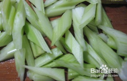 西芹豆泡牛肉的做法