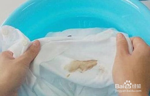 白色衣服被漂白液染色了该怎么办？