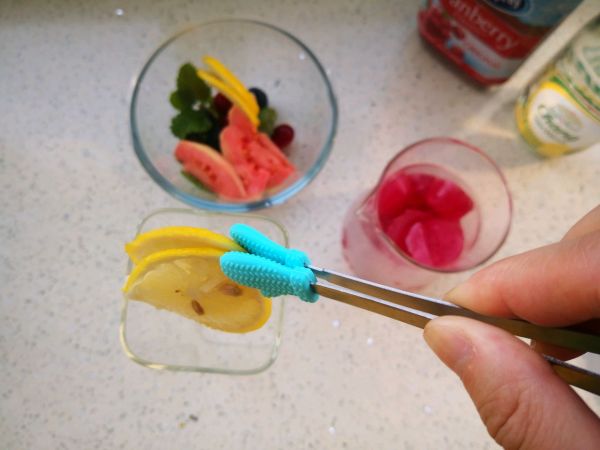 莓莓果果气泡饮