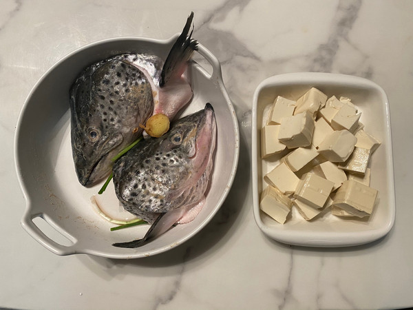 三文鱼头豆腐汤