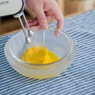 不点外卖63-奶香藜麦蛋黄糕