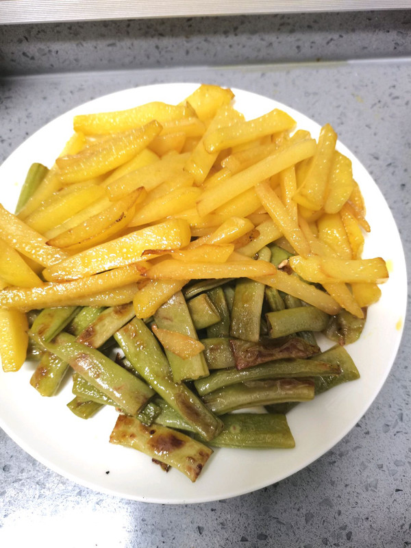 干煸豆角土豆条