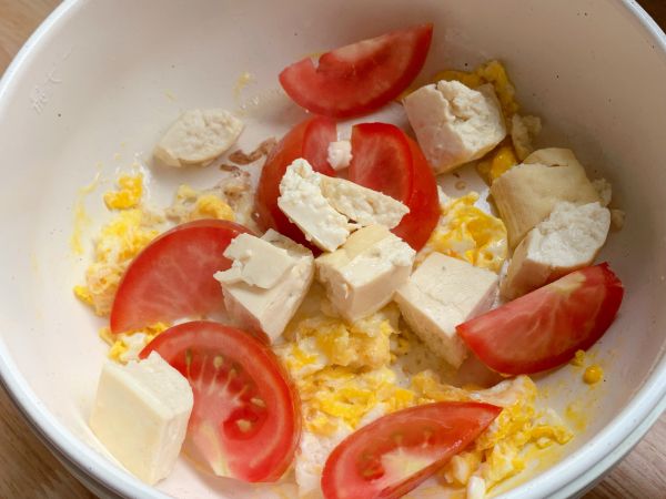 豆腐西红柿鸡蛋荞麦面