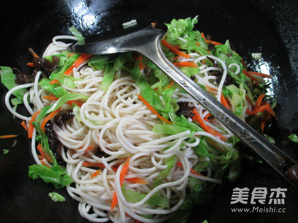 酱油素炒面的做法