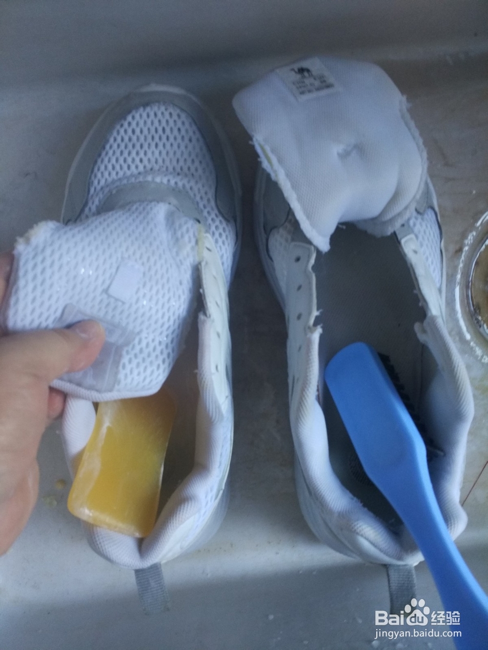 鞋子发黄怎么办,如何解决