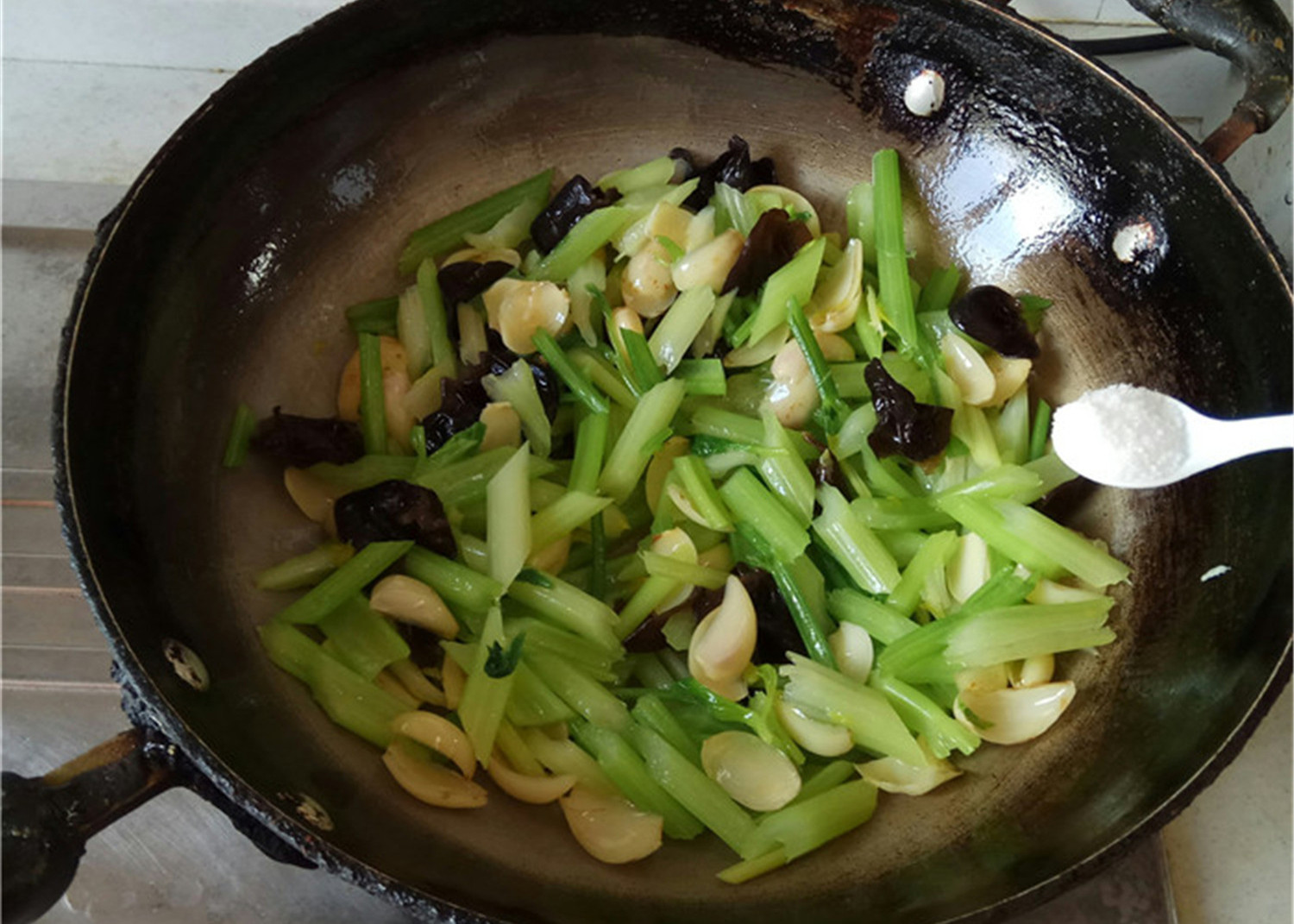 新鲜百合怎么炒